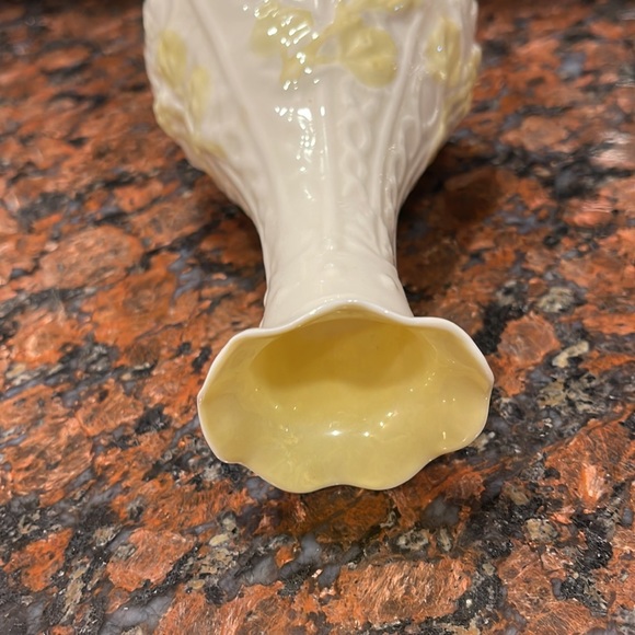 Beleek vase 7” tall yellow and cream - Picture 14 of 16